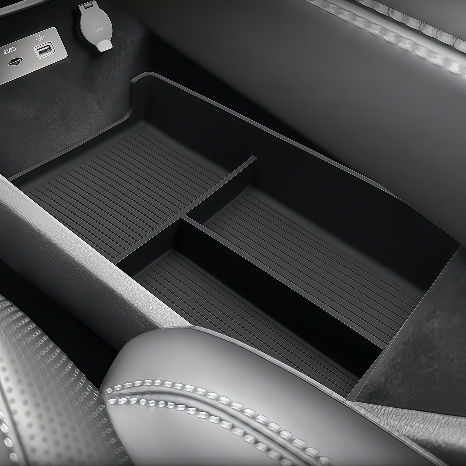 Interior Design Services - Onderste opbergbak voor de middenconsole voor